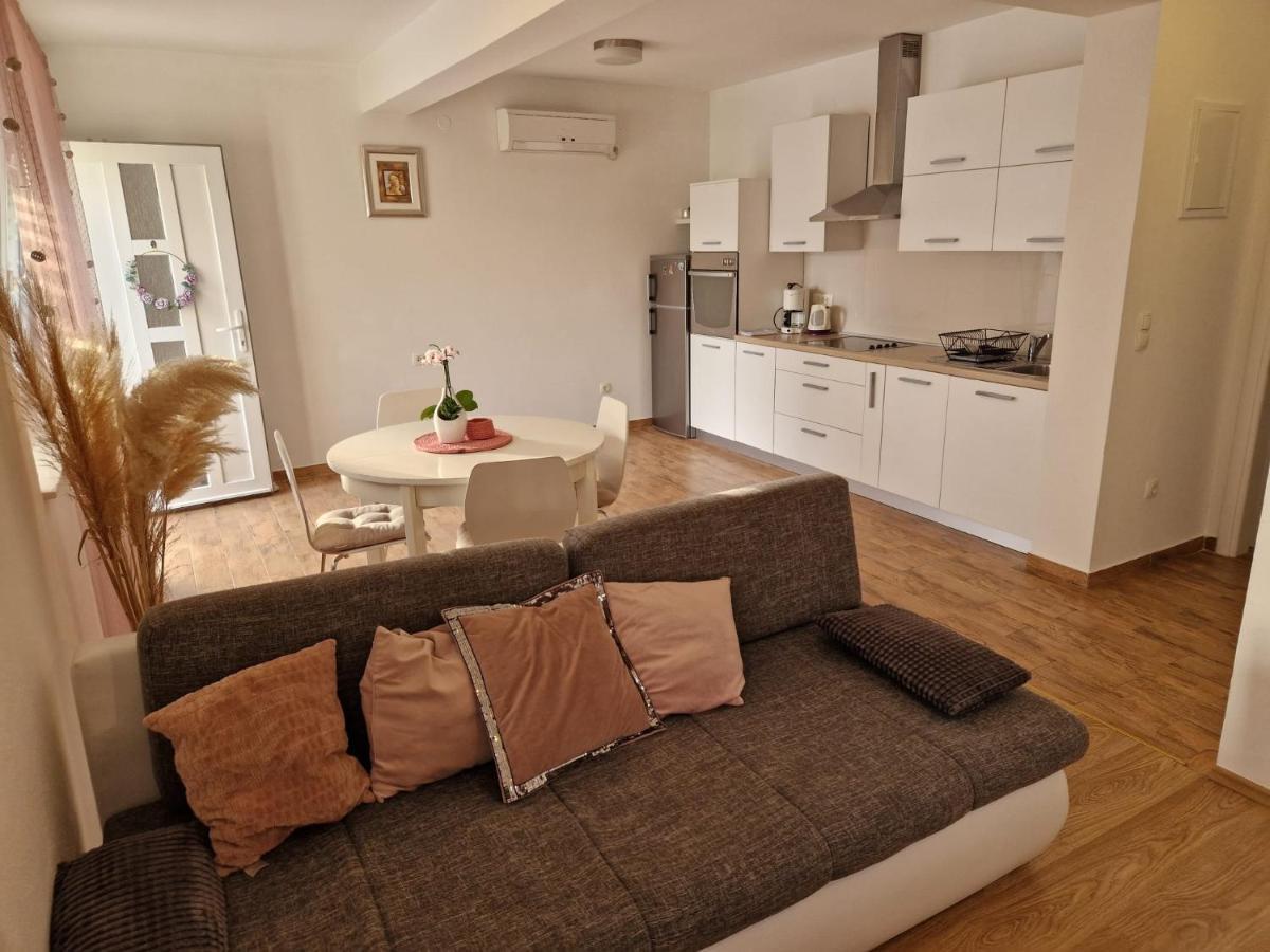 Apartment Dome Biograd Na Moru Exterior foto